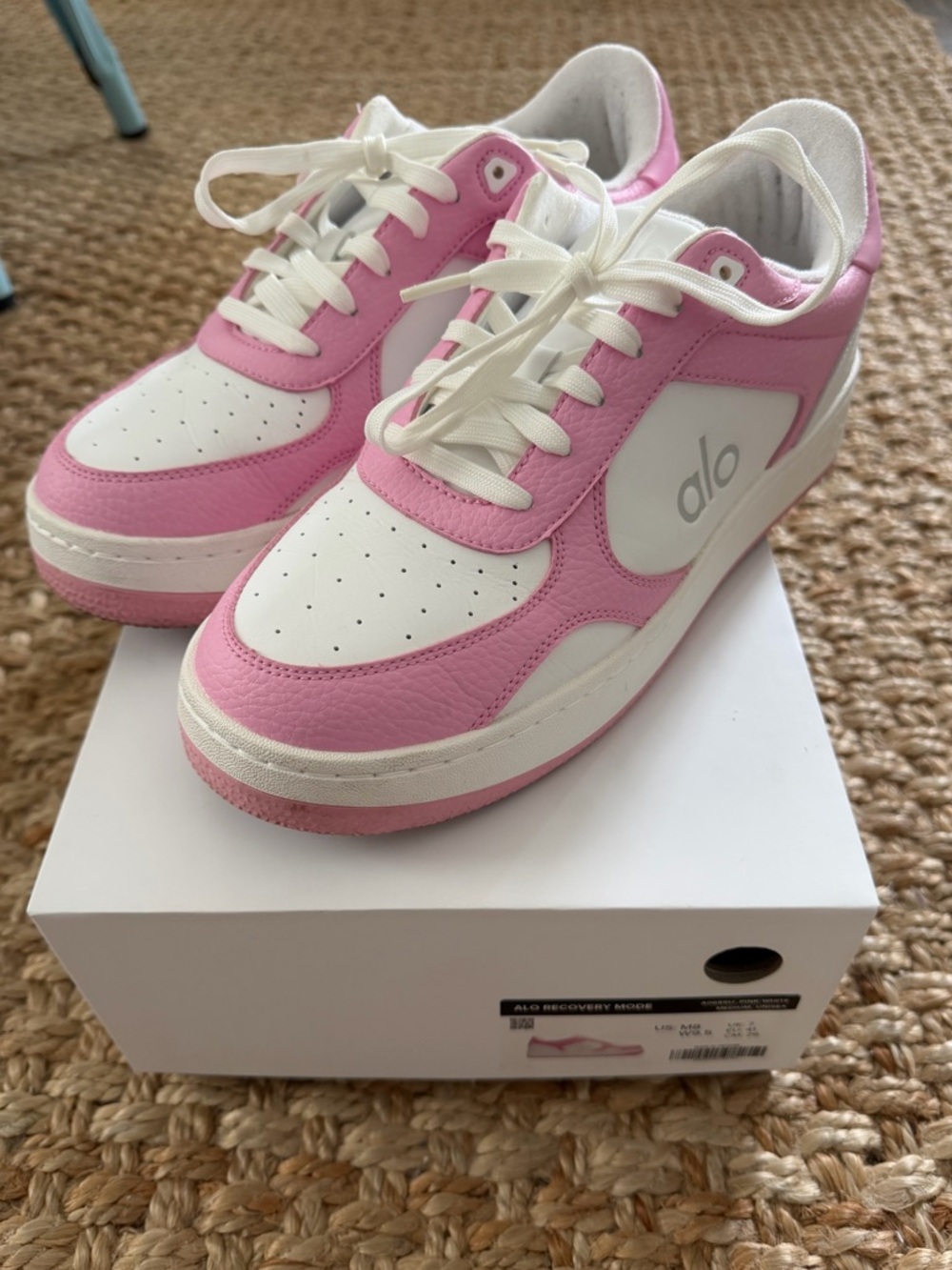 ALO Recovery Mode Sneaker Unisex Pink & White Size US W 9.5 M 8 EUC with box